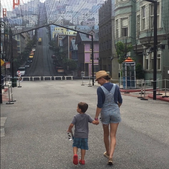 Meet your Posher, Crystal - Picture 3 of 8